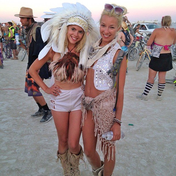 hottest women of burning man_77