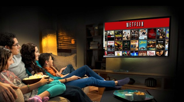 30727_large_family-watching-netflix-640x358