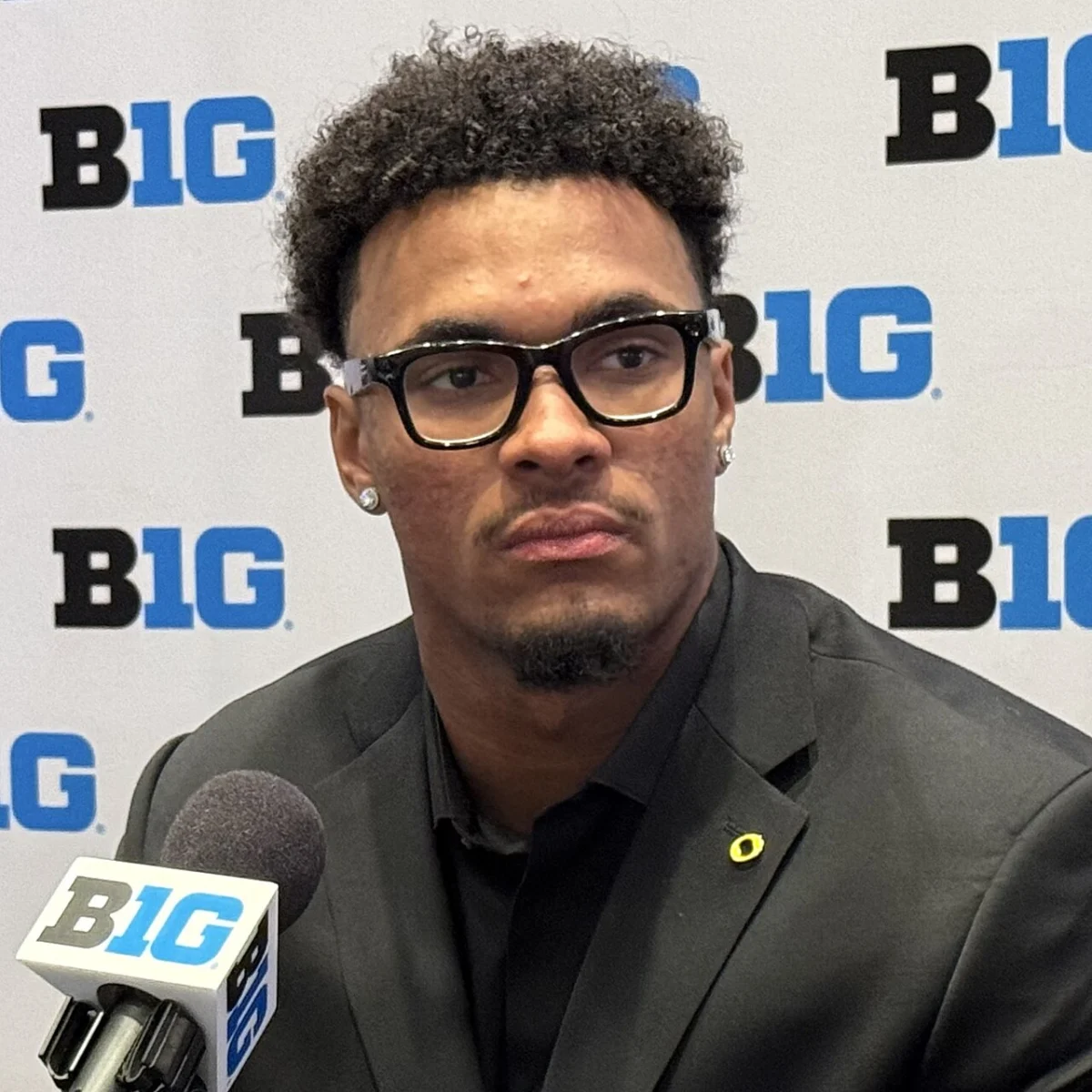 Oregon tight end Kenyon Sadiq at Big Ten Football Media Days in Las Vegas, July 2025