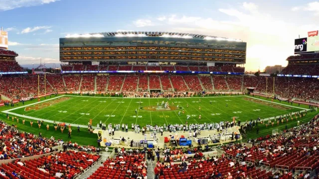 levis-stadium-nfl-game-panorama.webp